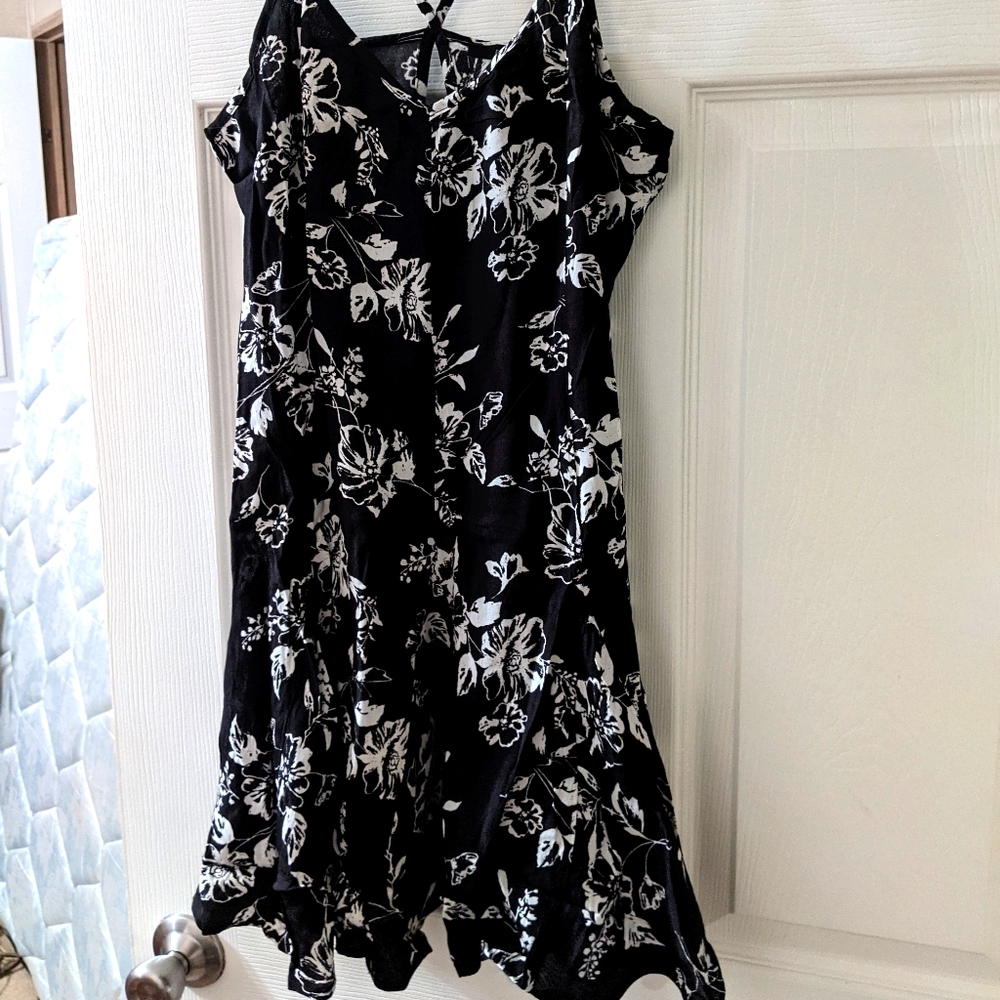 Black Strappy Floral Summer Dress NWT